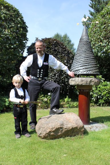 Schieferturm Schieferturm handgefertigte altdeutsche Schiefereindeckung als Vogelhaus im Garten